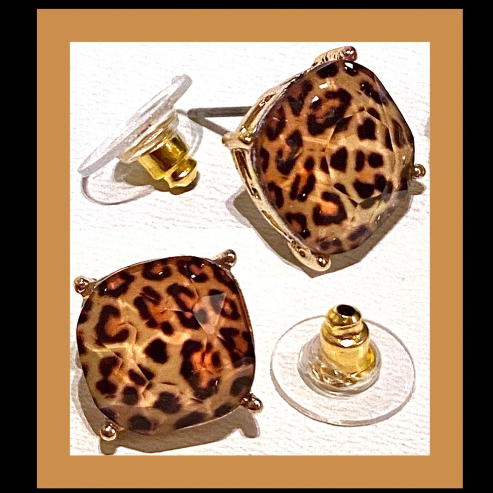Leopard Iridescent Stone Gold Pierced Earrings NWT - Picture 1 of 6
